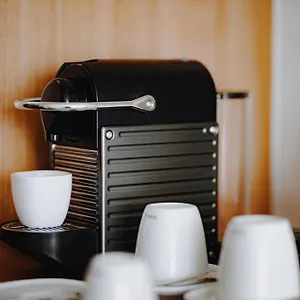 https://ameron-hotel-regent.topcolognehotels.com