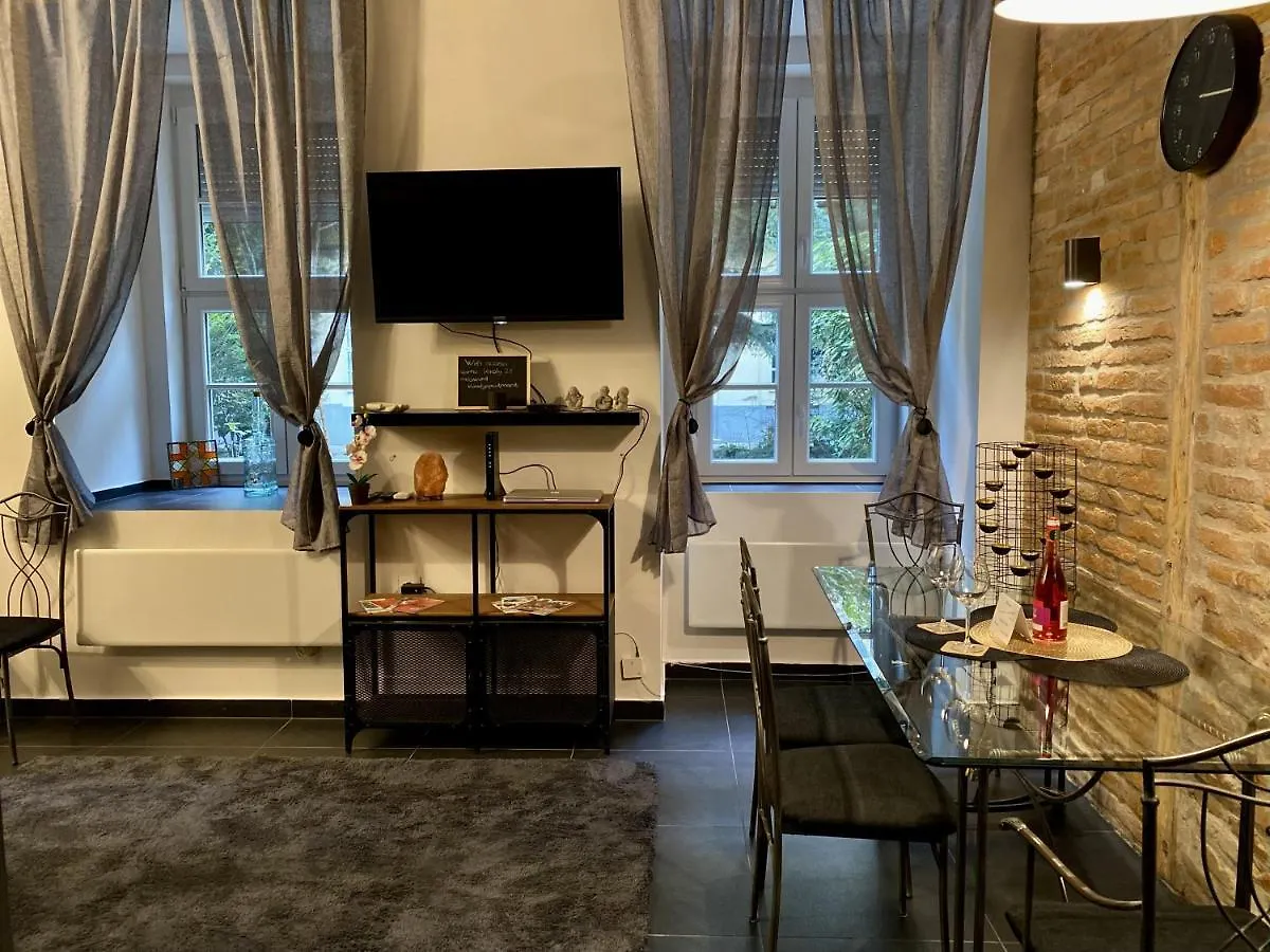 Kiraly Street , Stylish Apartment Budapest Hungary