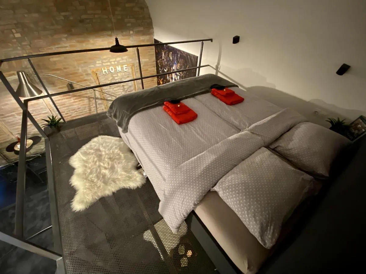 Kiraly Street , Stylish Apartment Budapest Hungary